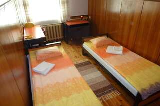 Гостевой дом Kihelkonna Pastorate Guesthouse Кихельконна Двухместный номер с 2 отдельными кроватями-4