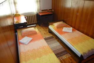 Гостевой дом Kihelkonna Pastorate Guesthouse Кихельконна Двухместный номер с 2 отдельными кроватями-2